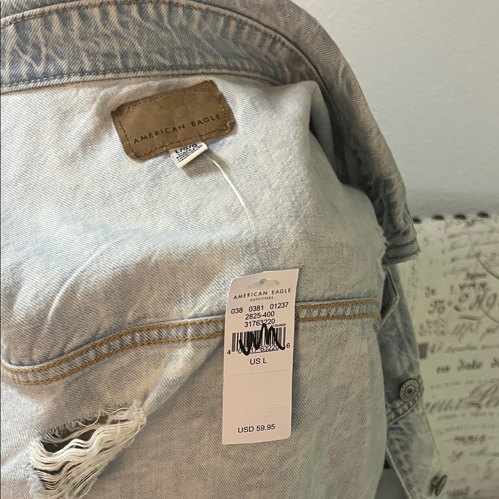 NWT American Eagle Cropped Denim Jacket - Picture 8 of 10